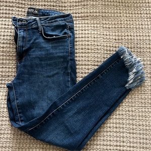 Just Black Denim Crop Fray jeans